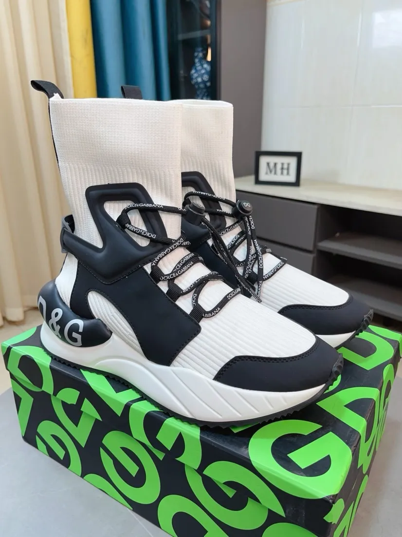 Men's shoes 💰440🌹🌹"Dolce & Gabbana DG" original imported fly woven splicing ➕ fly woven lining, light on the foot, comfortable, versatile, original special outsole 🔥favored by trendy men, welcome to compare quality 🔥exquisite luxury, super A level! Compared with the genuine product at the counter, the version is no worse at all! Code number 36-46